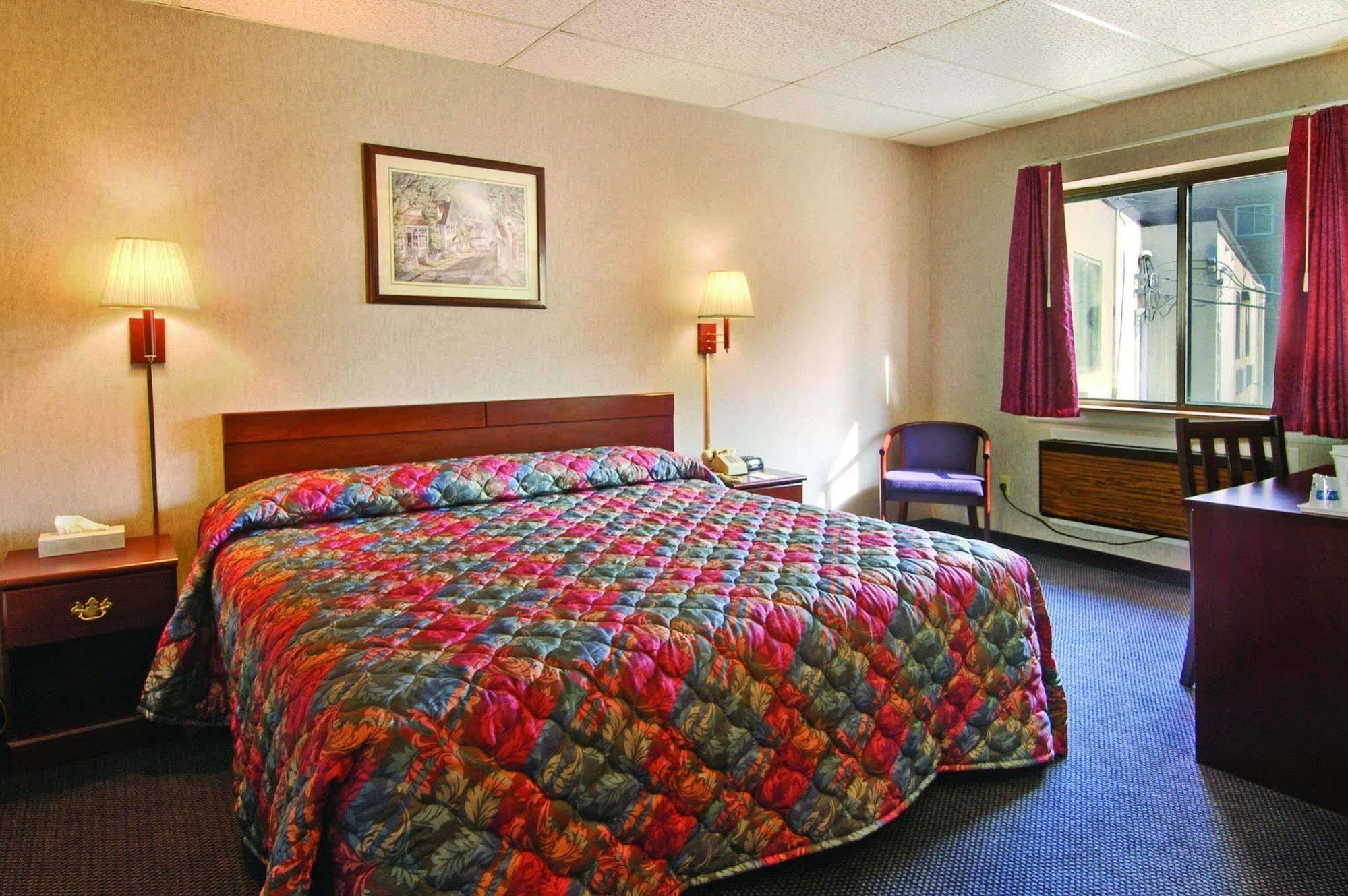 Travelodge By Wyndham Cleveland Lakewood Zimmer foto